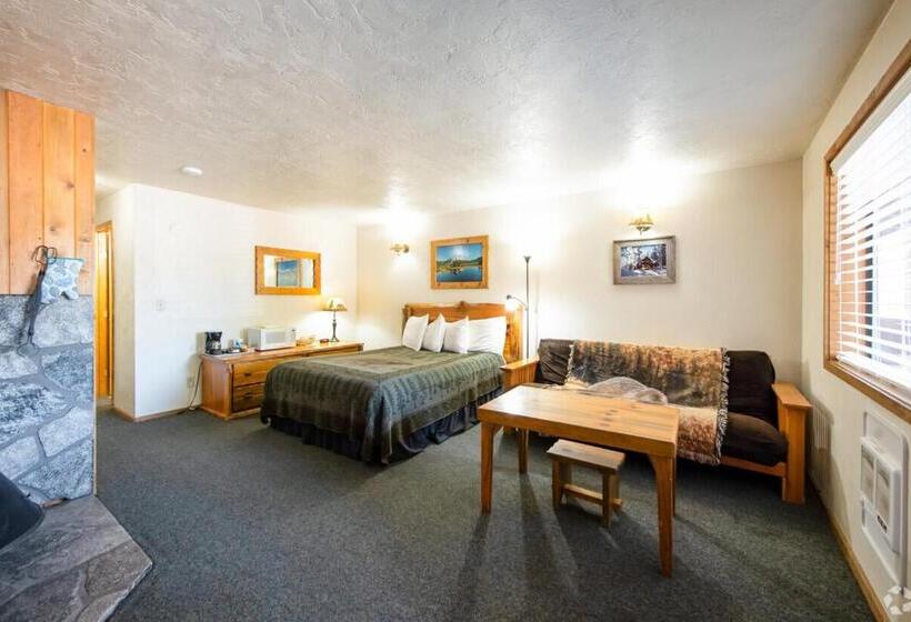 酒店 Willamette Pass Inn & Chalets