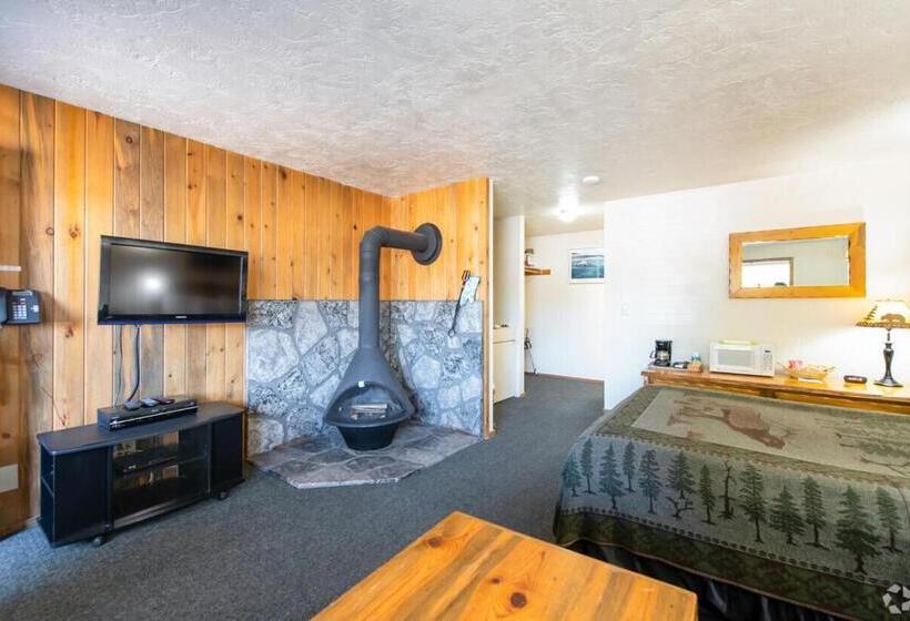 酒店 Willamette Pass Inn & Chalets