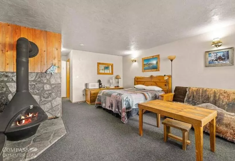 Hotelli Willamette Pass Inn & Chalets