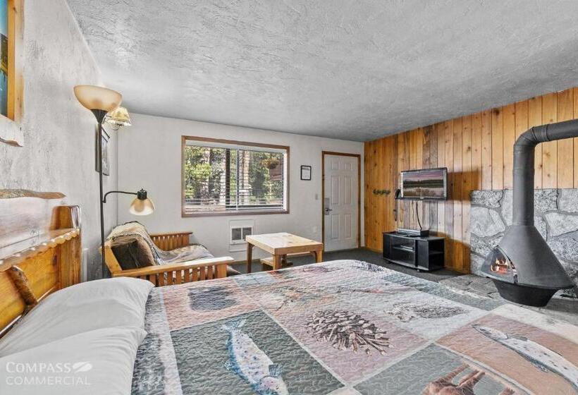 酒店 Willamette Pass Inn & Chalets