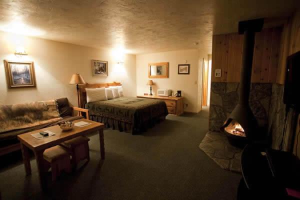 酒店 Willamette Pass Inn & Chalets