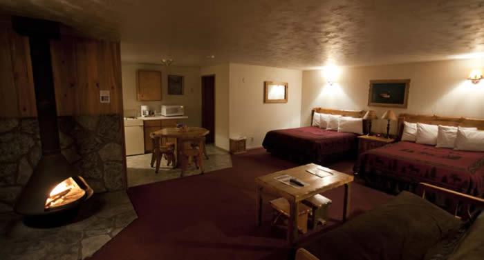 酒店 Willamette Pass Inn & Chalets