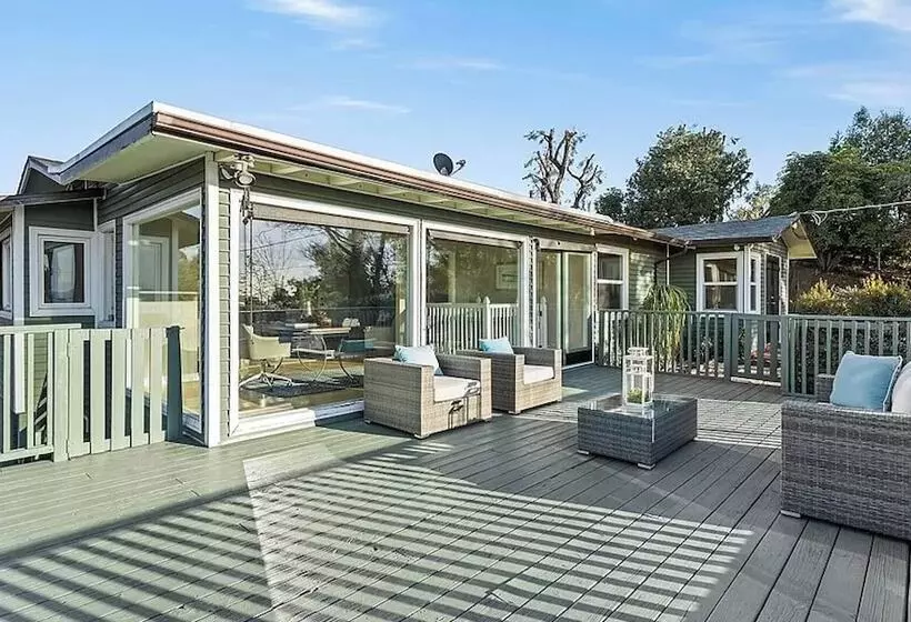 Majatalo Dream House In Pasadena