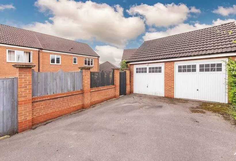 Majatalo Frome Gardens 17