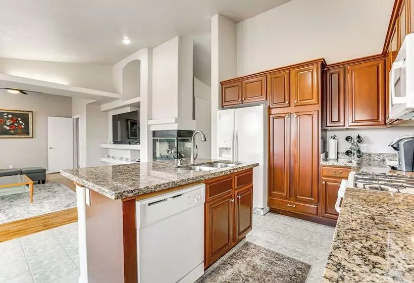 Peoria Home W/ Fenced In Yard & Patio!