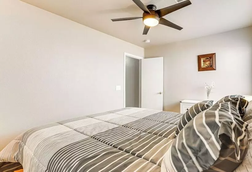 Peoria Home W/ Fenced In Yard & Patio!