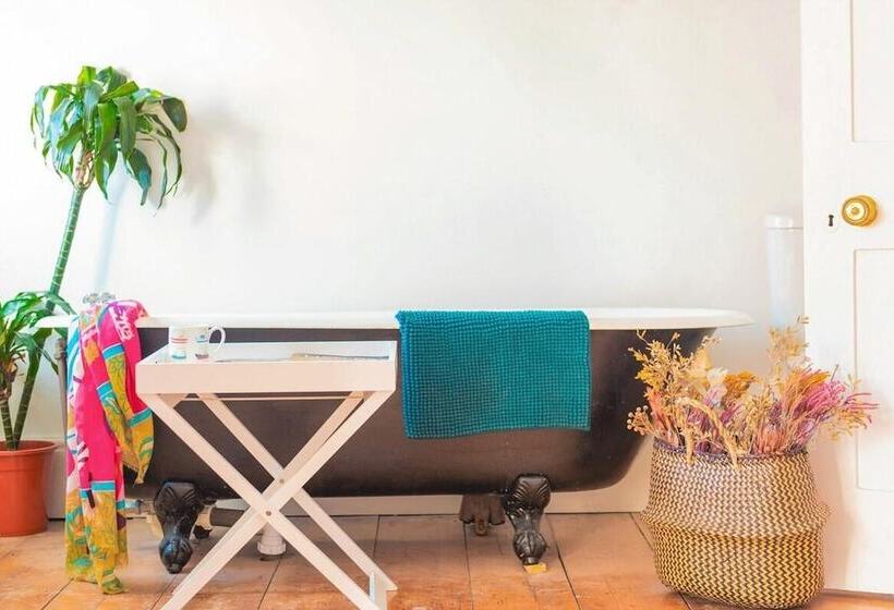 דירת נופש Beautiful 5 Bedroom Regency House / Pets Welcome