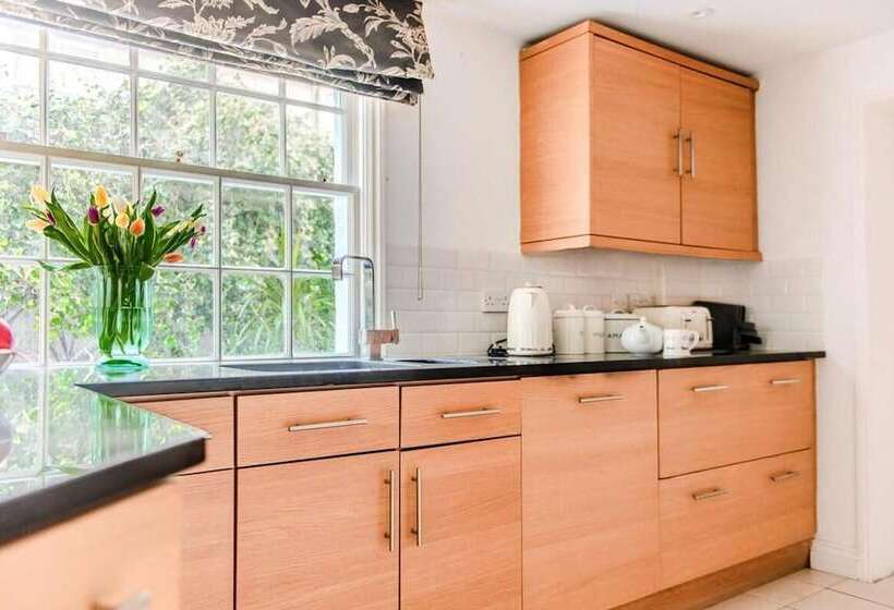 דירת נופש Beautiful 5 Bedroom Regency House / Pets Welcome