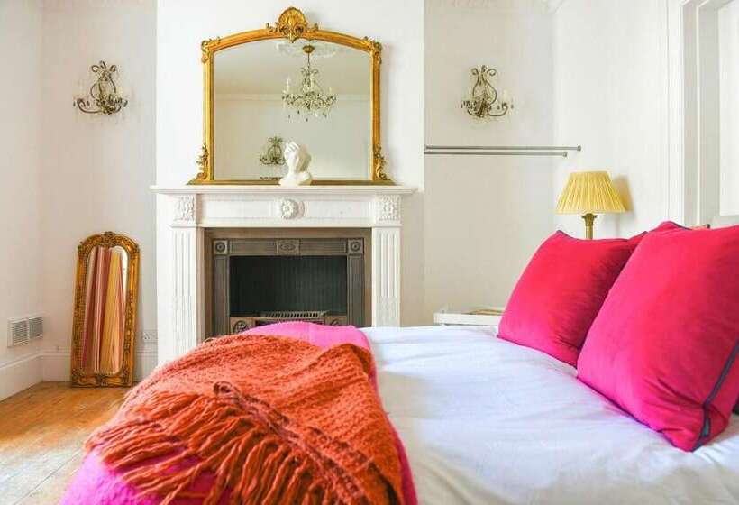 דירת נופש Beautiful 5 Bedroom Regency House / Pets Welcome