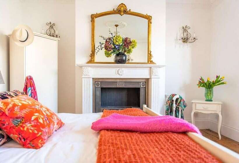 דירת נופש Beautiful 5 Bedroom Regency House / Pets Welcome