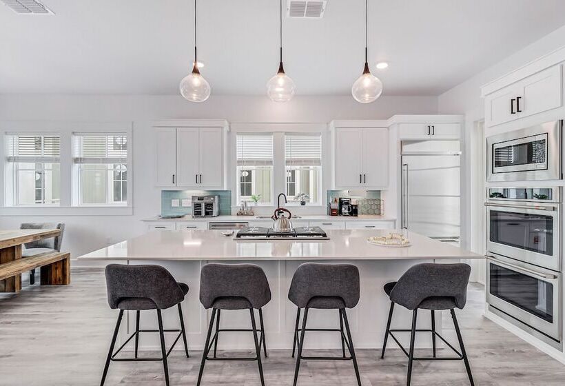 Suns Out Buns Out 113 Tea