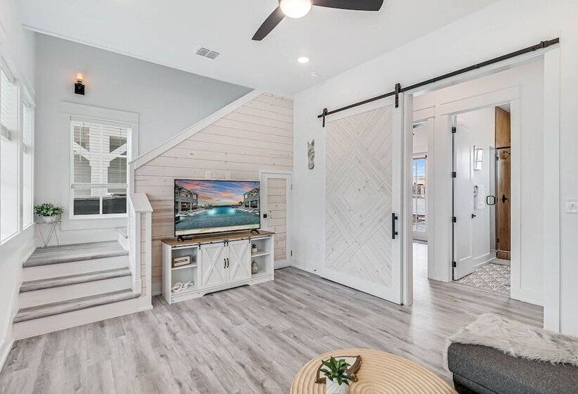 Suns Out Buns Out 113 Tea