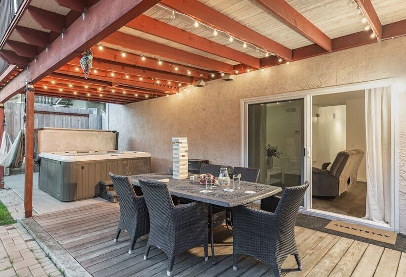 Sweetwater By Avantstay Yard W/ Hottub & Firepit