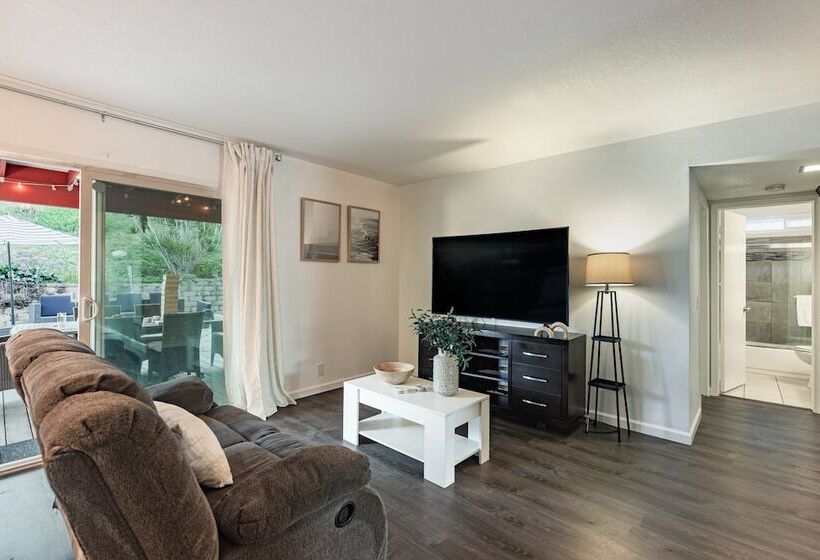 Sweetwater By Avantstay Yard W/ Hottub & Firepit