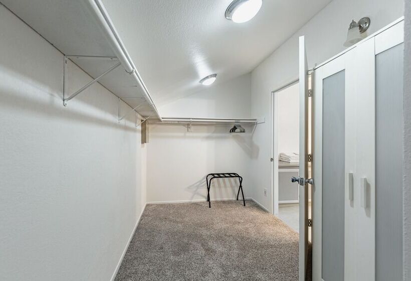 Sweetwater By Avantstay Yard W/ Hottub & Firepit