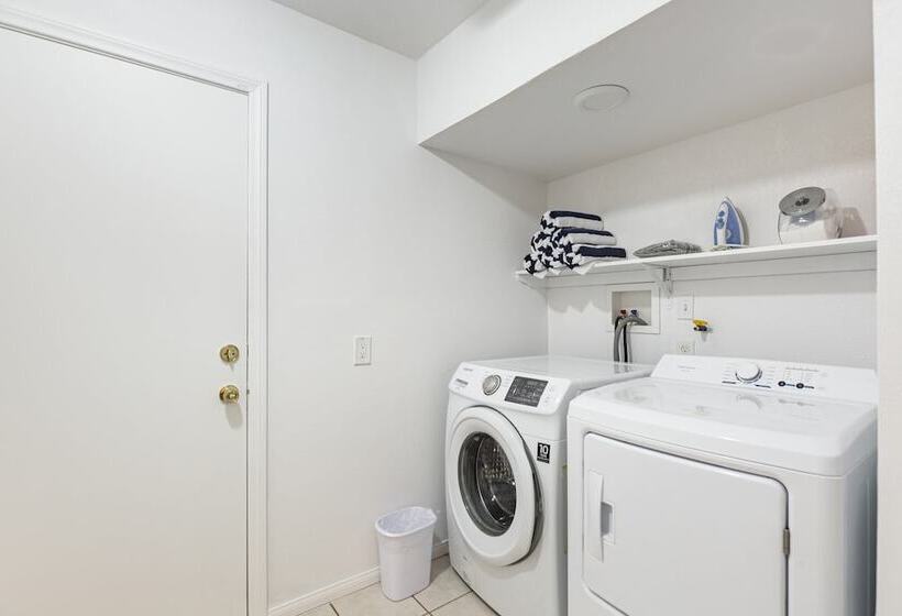 Sweetwater By Avantstay Yard W/ Hottub & Firepit