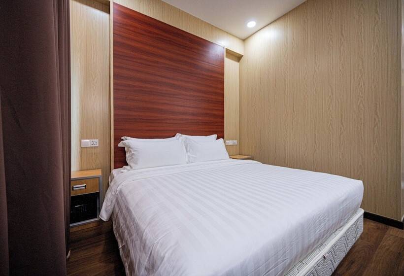 Отель Semporna Garden