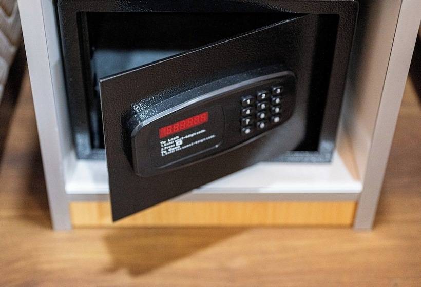 Отель Semporna Garden