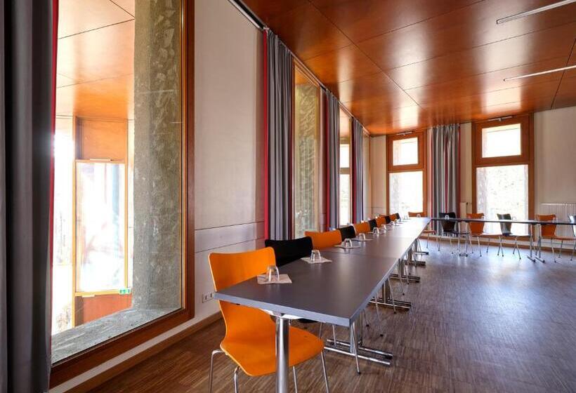 هتل Youth Hostel Schengen / Remerschen