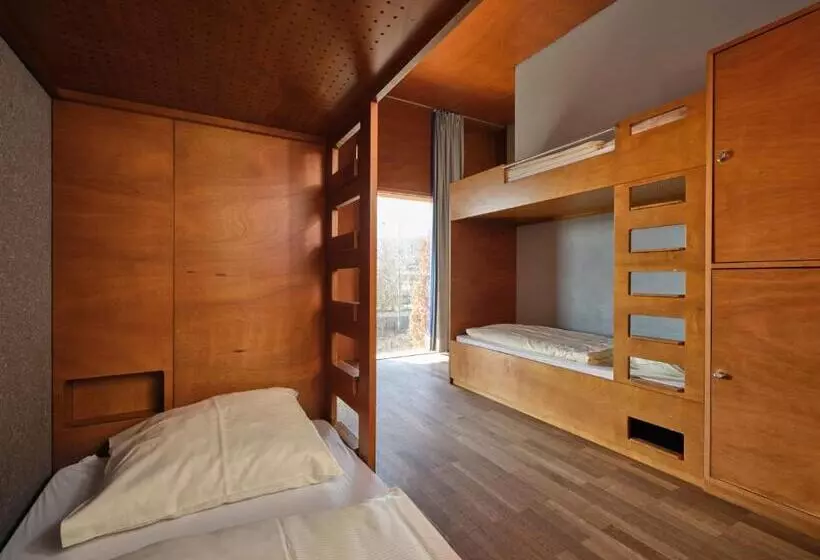 هتل Youth Hostel Schengen / Remerschen