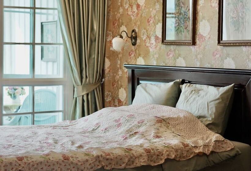 Bed and Breakfast Hacienda Home