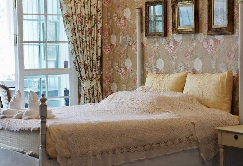 Bed and Breakfast Hacienda Home