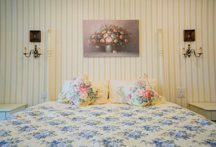 Bed and Breakfast Hacienda Home