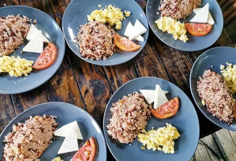 Capitán Morgan Lodge Cr Hotel-restaurant