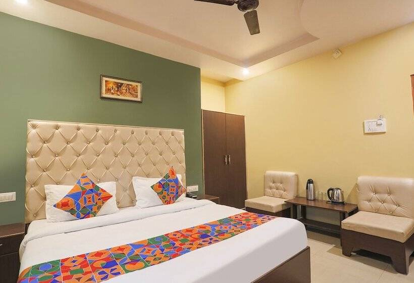 Fabhotel Dps International