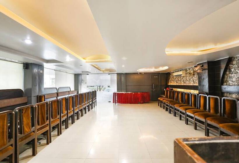 Fabhotel Dps International