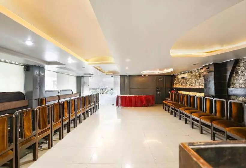 Fabhotel Dps International