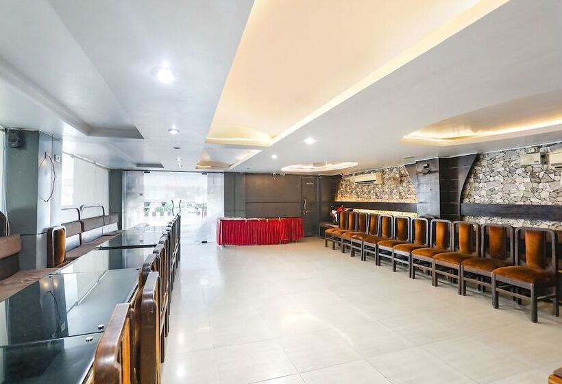 Fabhotel Dps International