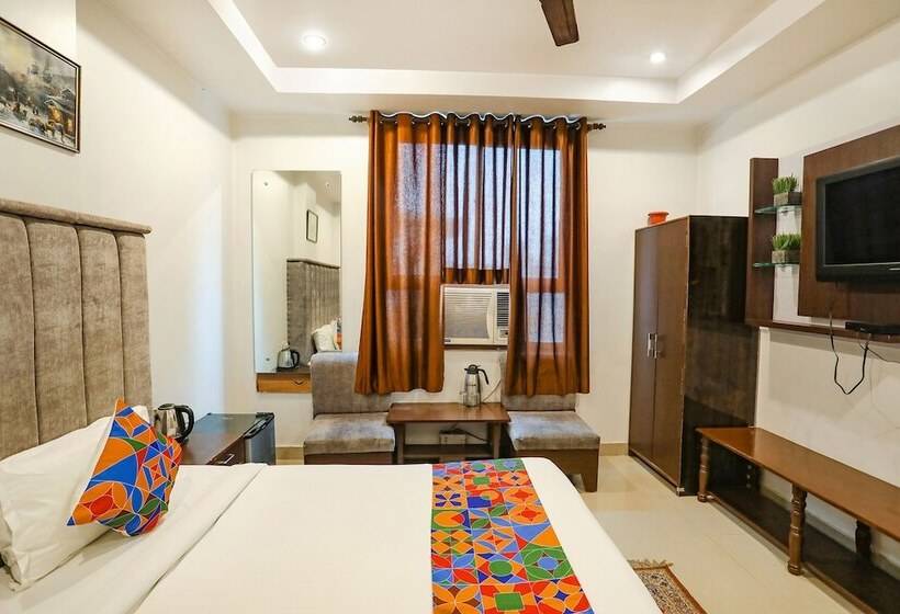 Fabhotel Dps International