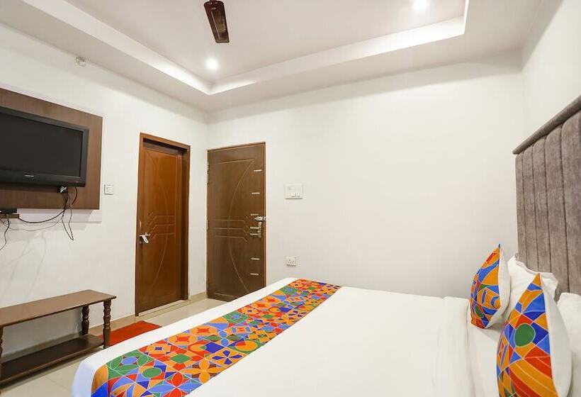 Fabhotel Dps International