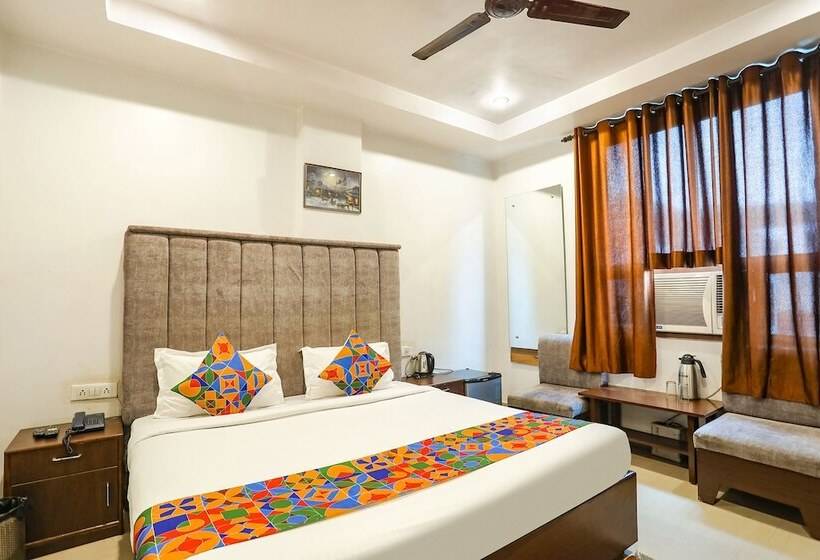 Fabhotel Dps International