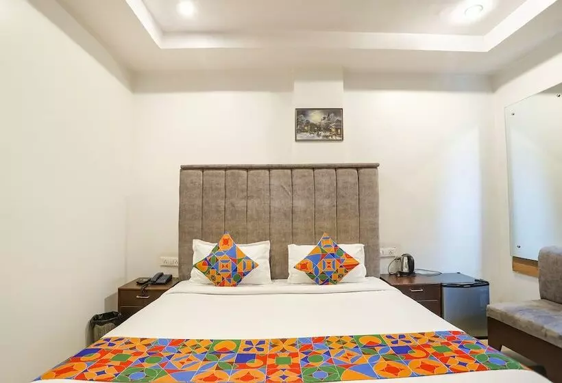 Fabhotel Dps International