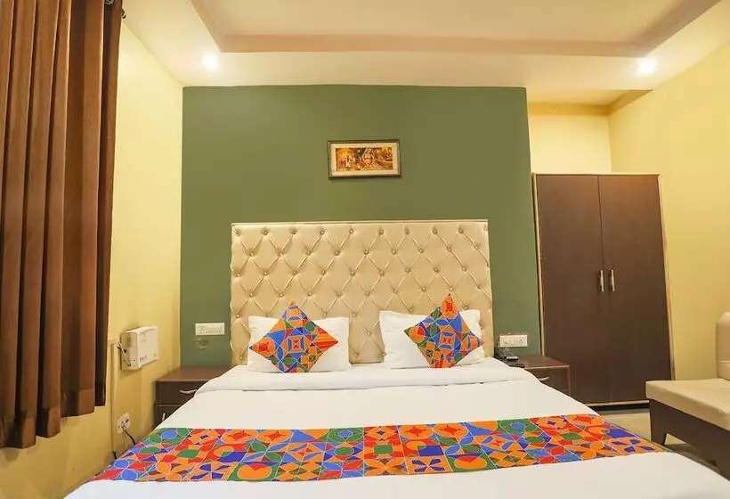 Fabhotel Dps International