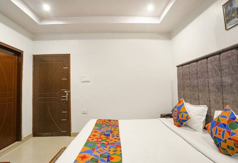 Fabhotel Dps International