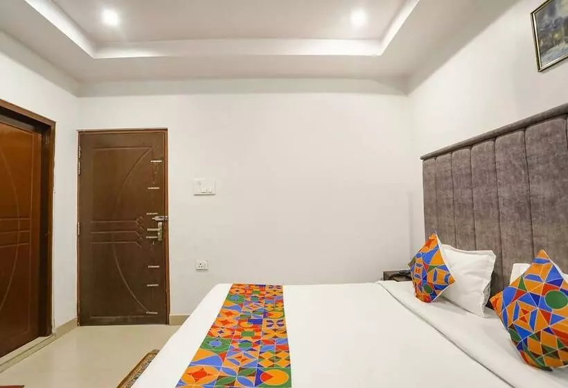 Fabhotel Dps International