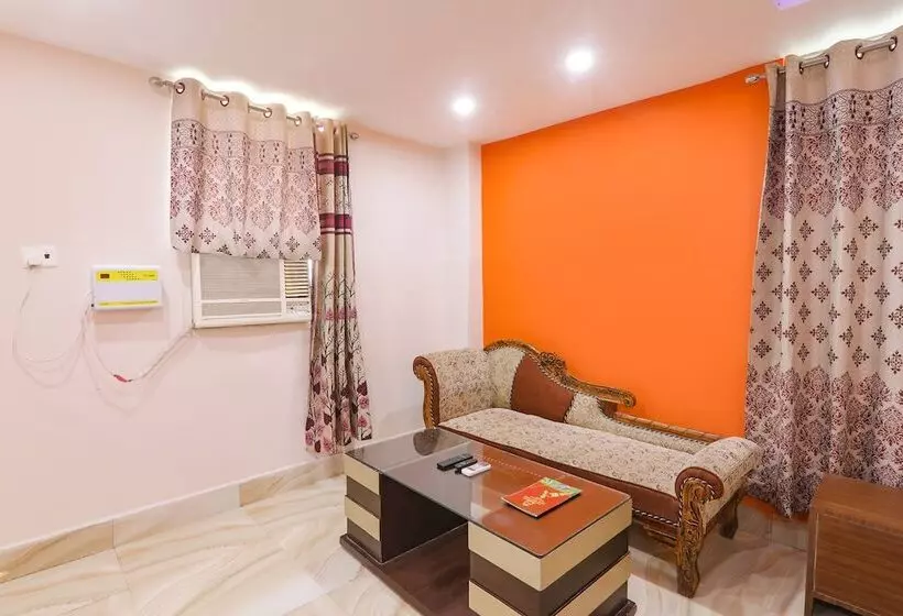 Fabhotel Mega Royal