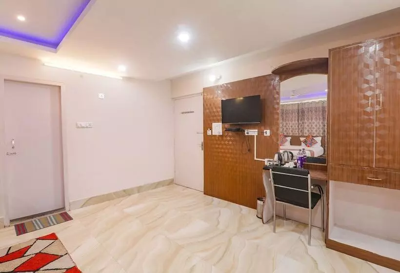 Fabhotel Mega Royal