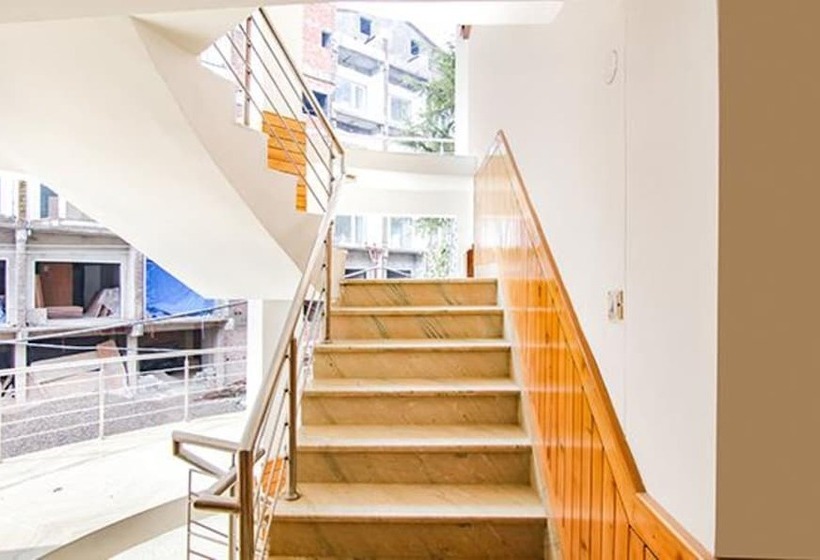 Fabhotel Rosewood Inn I