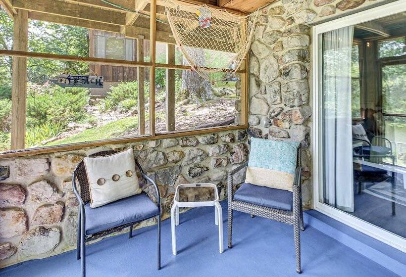 Hot Springs Retreat W/ Private Dock + Hot Tub!