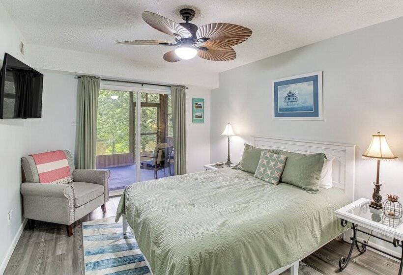 Hot Springs Retreat W/ Private Dock + Hot Tub!