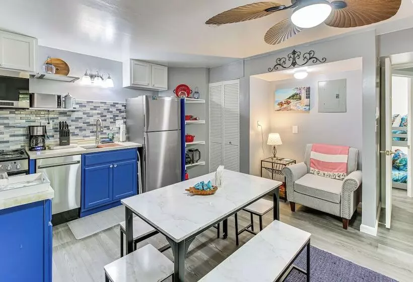 Hot Springs Retreat W/ Private Dock + Hot Tub!