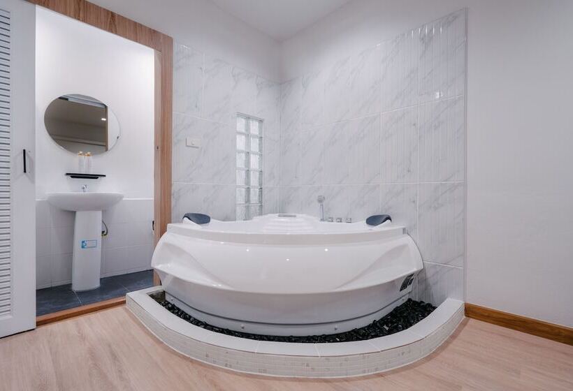 هتل Blue Rabbit Phuket