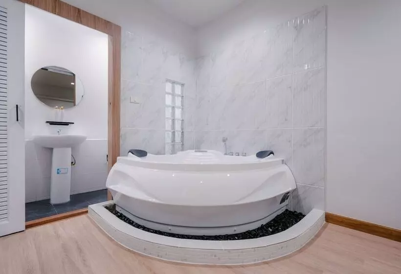 Hotelli Blue Rabbit Phuket