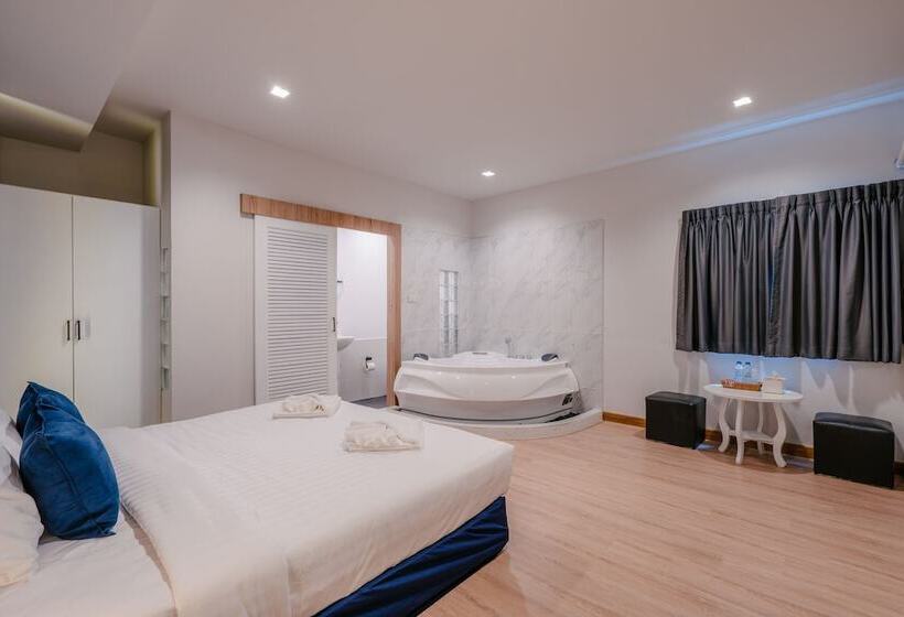 هتل Blue Rabbit Phuket