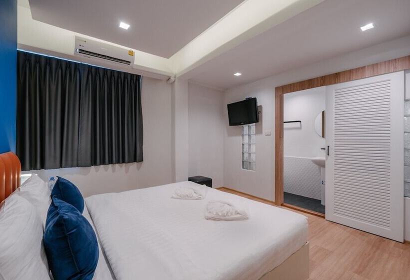 هتل Blue Rabbit Phuket