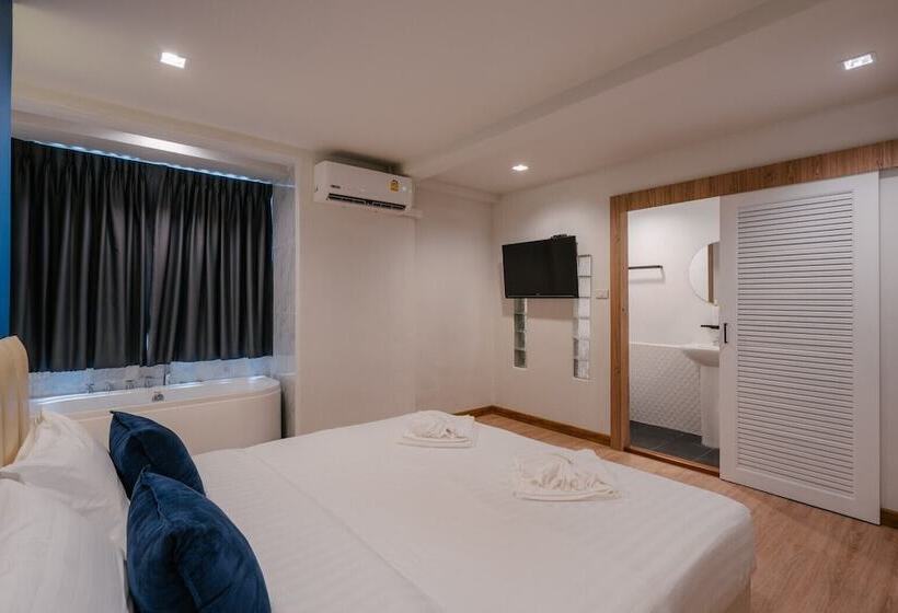 هتل Blue Rabbit Phuket